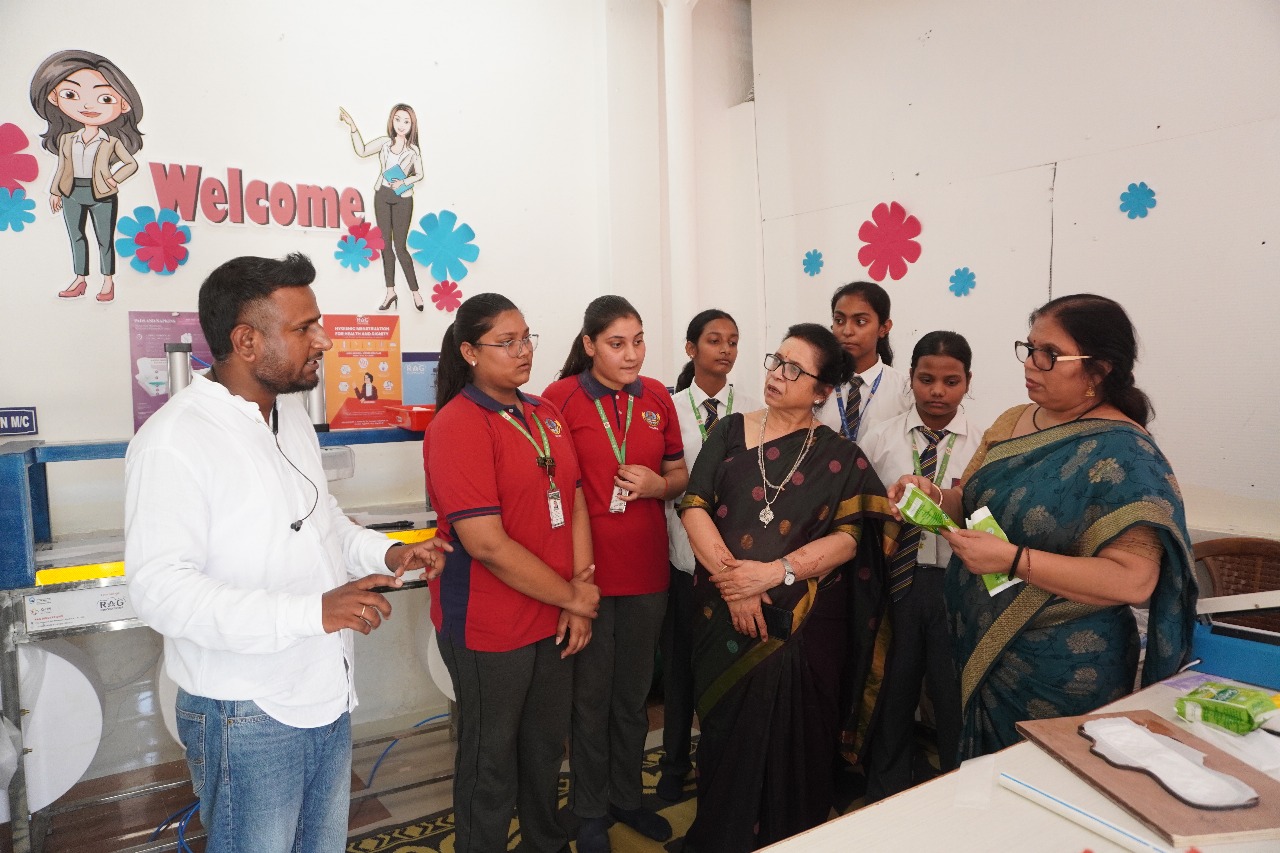 Best School In Varuna