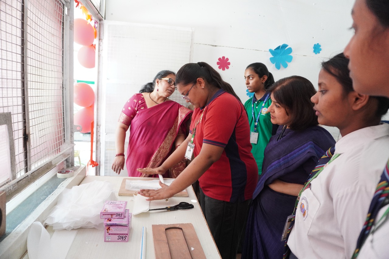 Best School In Varuna