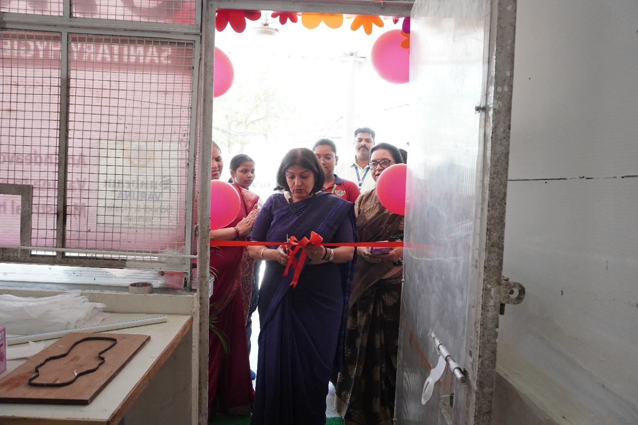 Best School In Varuna