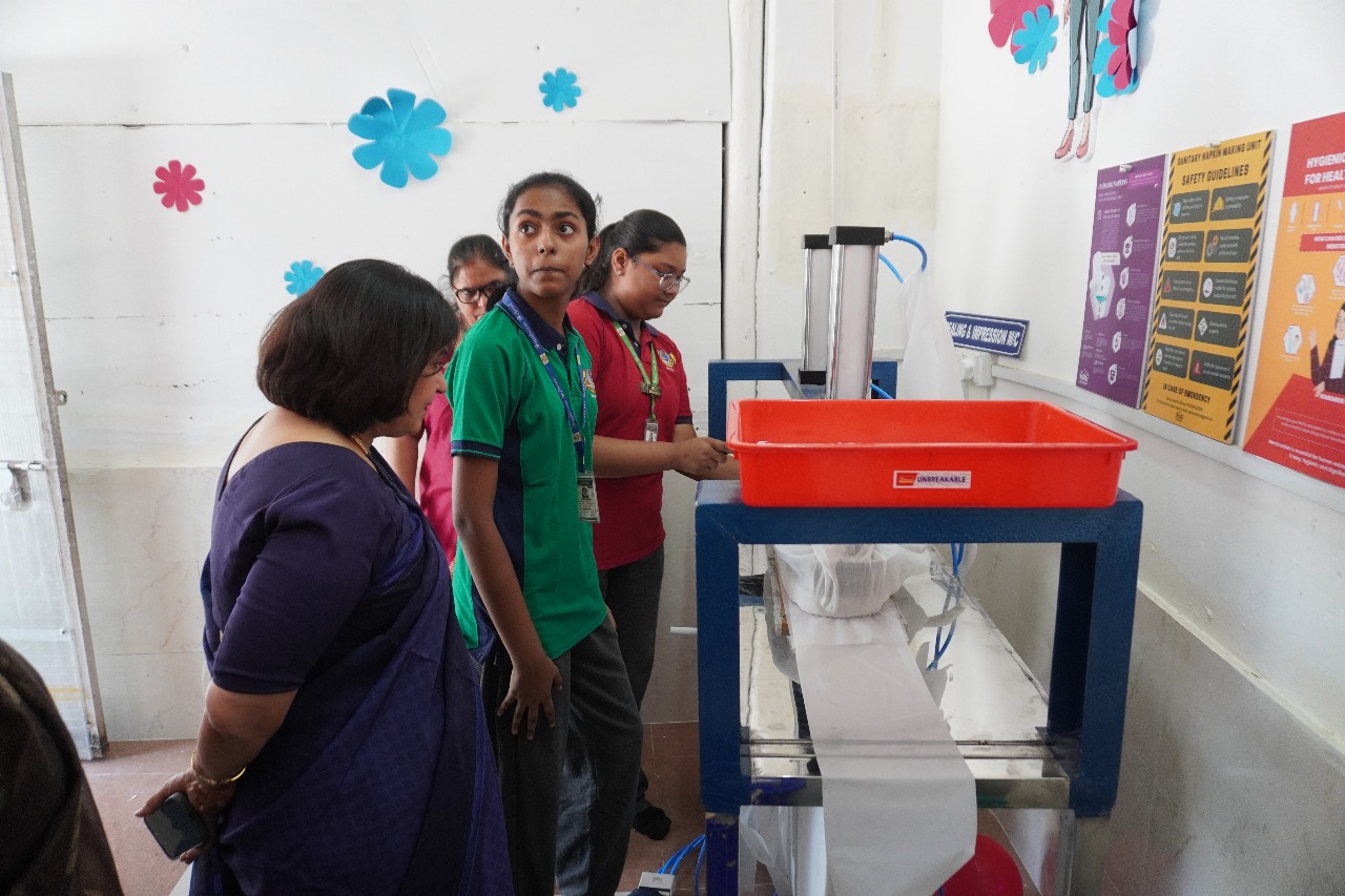 Best School In Varuna