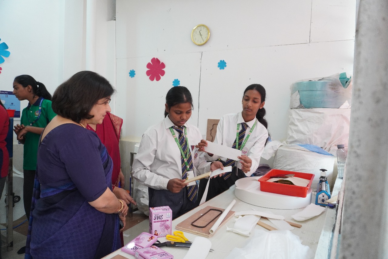 Best School In Varuna