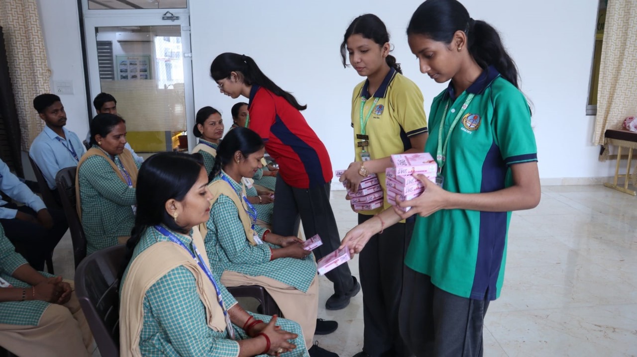 Best School In Varuna